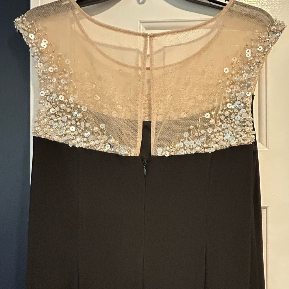 Adrianna Papell Black and Gold Sequin Maxi Gown - Picture 5 of 11